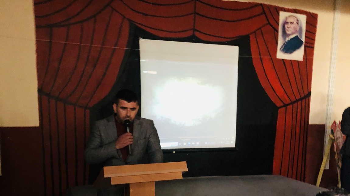 Okulumuzda 12 Mart İstiklal Marşı'nın Kabulü ve Mehmet Akif ERSOY'u Anma Programı Yapıldı.